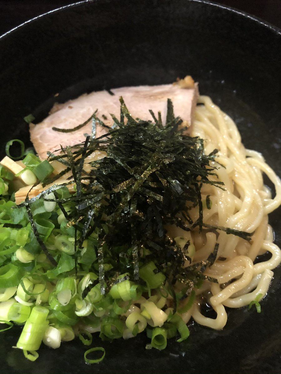 dragon_stop's tweet photo. 春日部、「まぜそば専門店 大空」さん

塩(並)あっさり

まぜそばっておいしいですね
ラー油とお酢の味変がたまりませんね
最後の追い飯もおいしかったです

ごちそうさまでした

#ラーメンラリー
#まぜそば
#春日部 https://t.co/2jC0u0QSdU