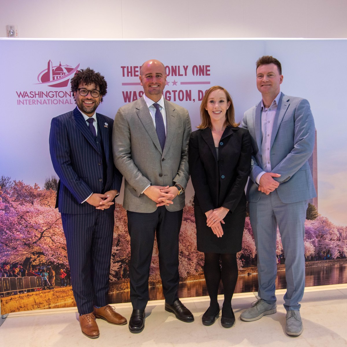 USAinUK's tweet photo. We recently welcomed @MWAAHQ to the Embassy to hear more about their work managing @Reagan_Airport & @Dulles_Airport, along with celebrating their sponsorship of the Air Service World Congress & the opportunities that brings for expanding 🇺🇸+🇬🇧 air travel!  In 2024, UK passport holders were the second most international visitors passing through Washington, DC airports, contributing to record-setting visitor numbers for the DC metropolitan airports 👏👏👏