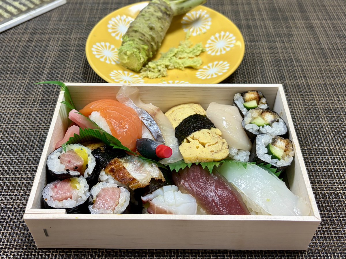 sangiovese's tweet photo. 山葵が先か、
お鮨が先か、
#三度のメシよりスシがすき https://t.co/Lzc0c0gRIB