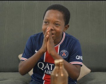 _Manboy's tweet photo. Omds PSG really save football. https://t.co/DsXBldcwvn
