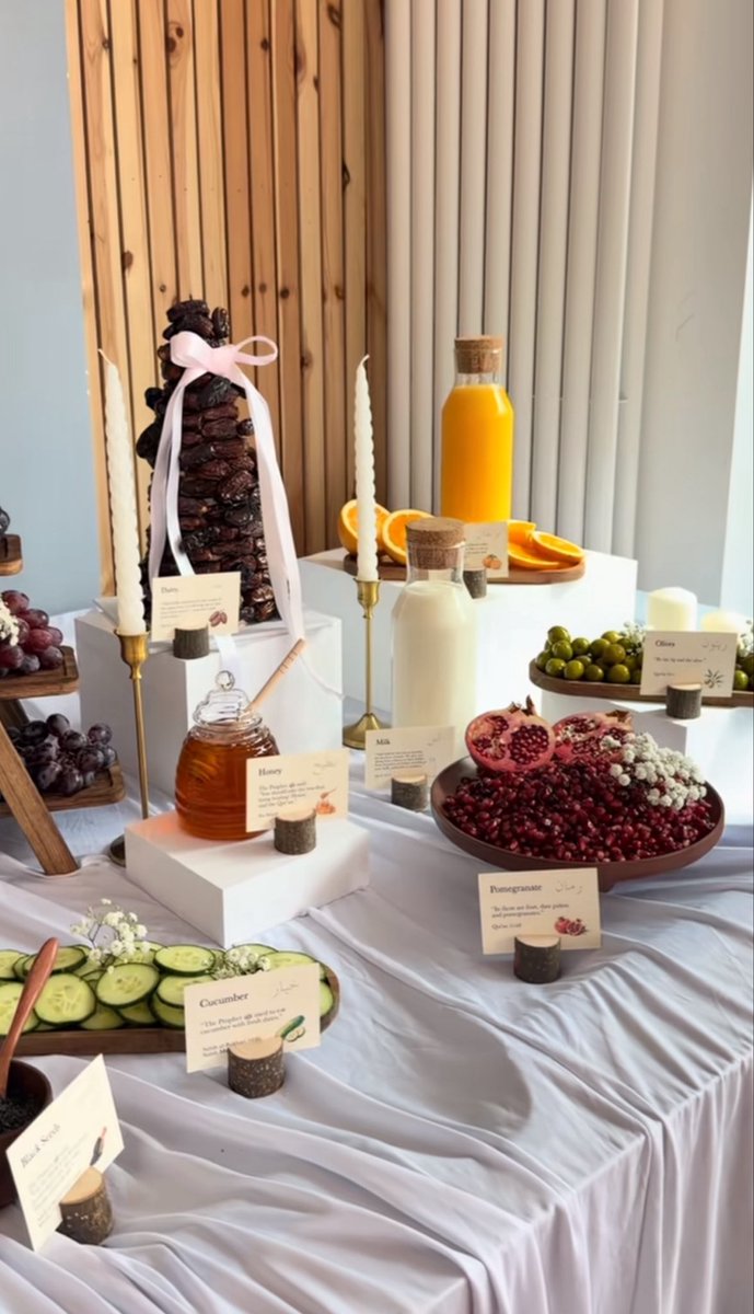_abnwb's tweet photo. depuis le jour où j’ai vu les tables rempli de fruits de la sunnah, j’ai TOUT noté et enregistré pour le jour de mon mariage in shaa الله mdrr https://t.co/vA2iljEjX7