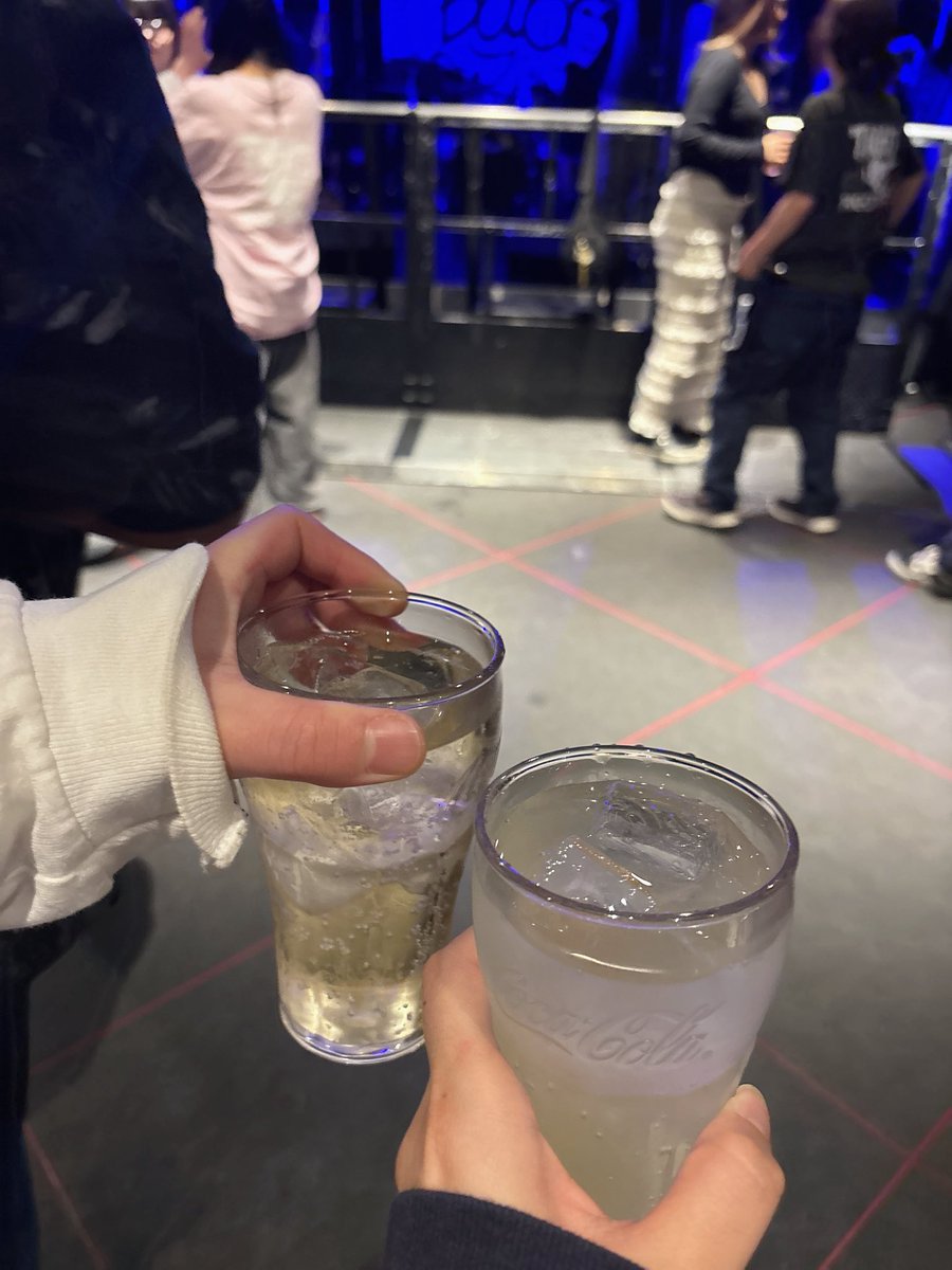 chi_32s's tweet photo. ベビスモが仙台に来てくれる時点で
嬉しいのに、好きな曲やってくれて
最高に楽しかったしはしごして良かった😭 https://t.co/XjuyjPHGAn