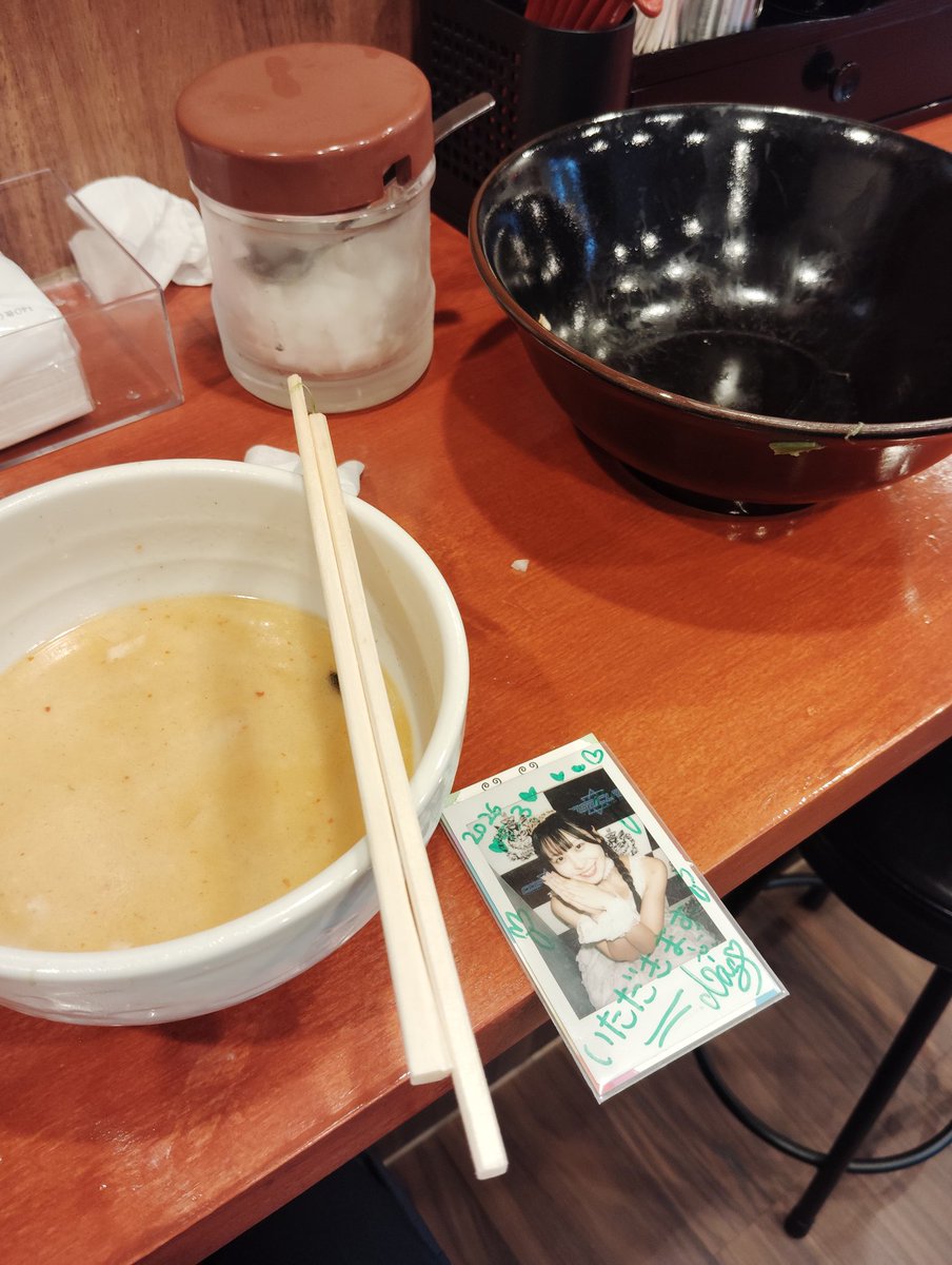 sn_LB_MF's tweet photo. つけ麺食した！(食前の チェキ撮影忘れたという💦)
#なぎちゃでホッと一息 https://t.co/wNgfMPXrLm