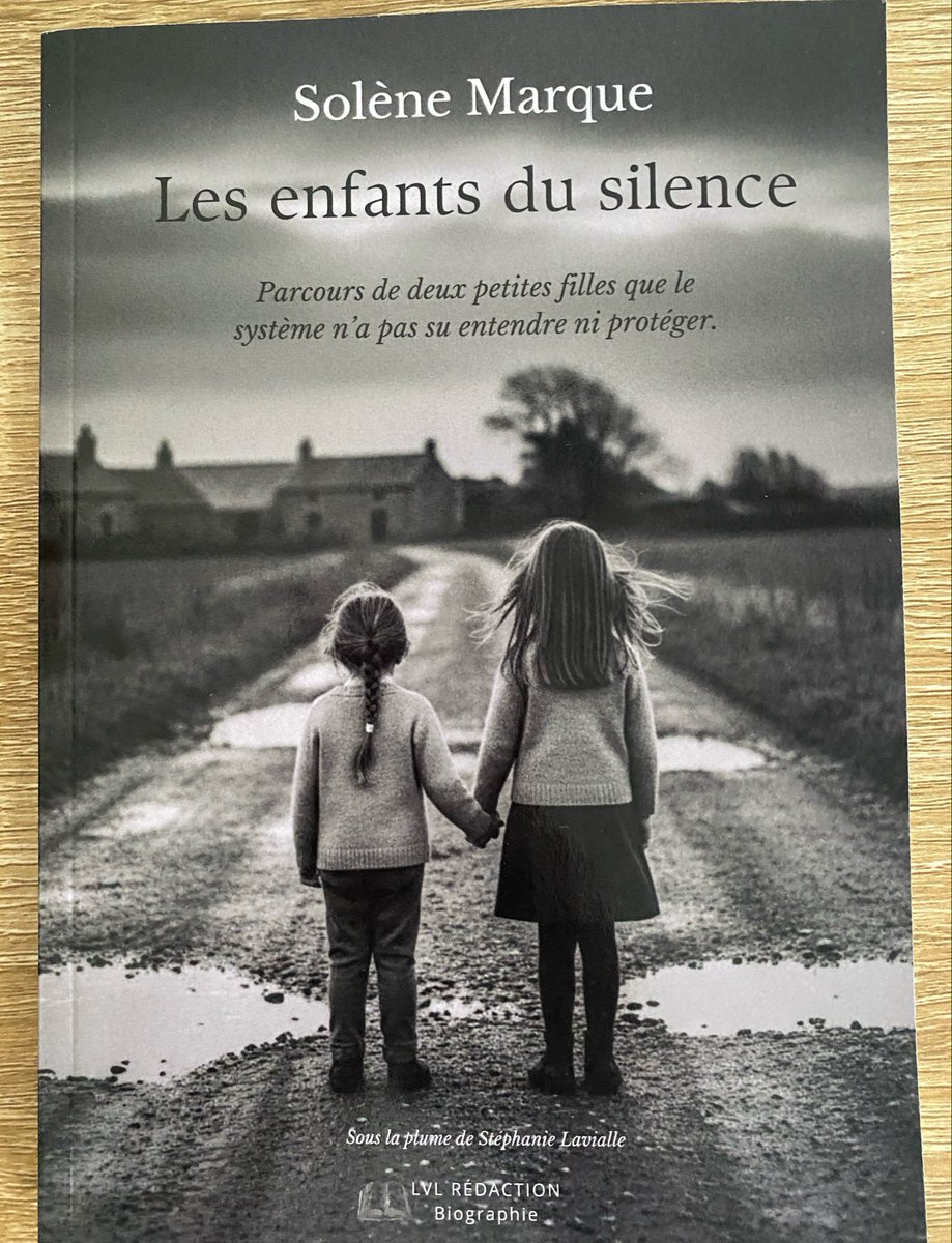Ad_Vitam44_'s tweet photo. ⚠️ Les enfants en danger ⚠️😭😭😭
Si vous voulez vraiment comprendre l’ampleur de ce que subissent certains enfants, prenez le temps de lire ce livre.
📖 Les enfants du silence Parcours de deux petites filles que le système n’a pas su entendre ni protéger.
Sous la plume de Stéphanie Lavialle Écrit par Solène Marque Biographie – LVL RÉDACTION
Un témoignage qui arrache le cœur… et qui ouvre les yeux.
Un livre nécessaire. ❤️‍🩹
#LesEnfantsDuSilence #ProtectionDeLenfance #Témoignage #LesEnfantsEnDanger