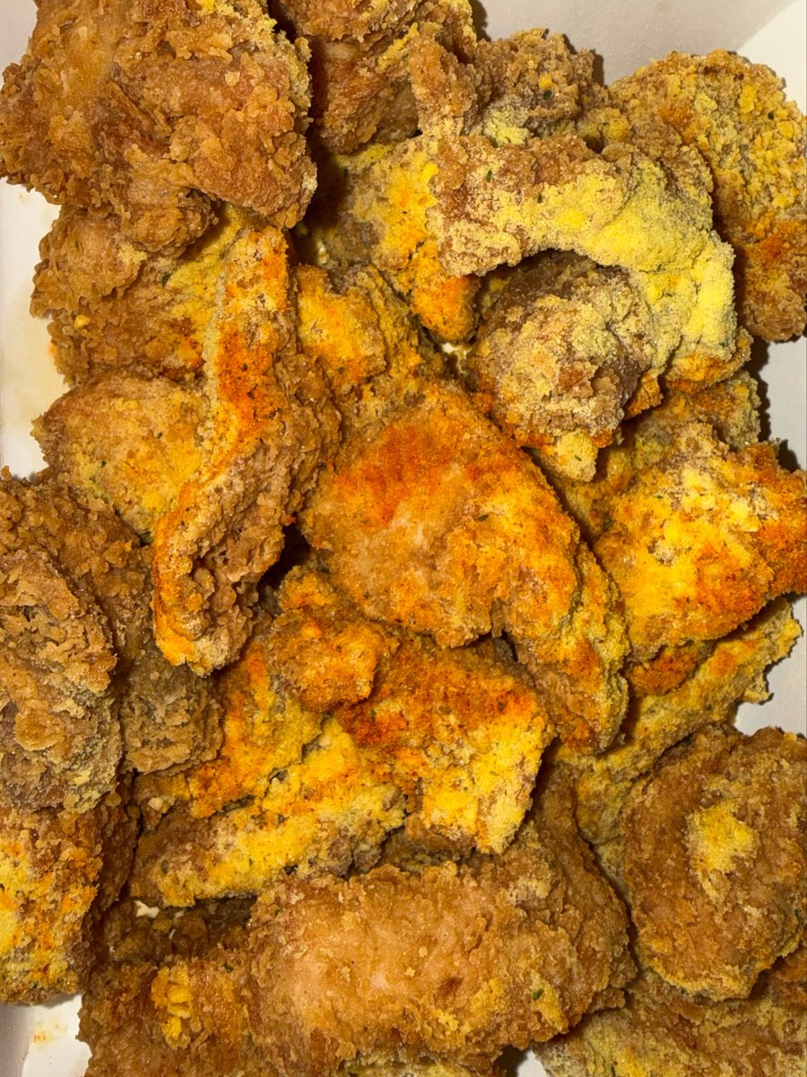 moomoment's tweet photo. BBQ 버터크런치 치킨 https://t.co/idMu7K5LJS
