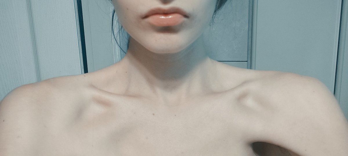 idkrozzdamn's tweet photo. Guess my bmi, lol I never checked how I looked from behind, so cool
#edtwt #bodycheck #bodychecking #wltwt #wl #proana #ricecaketwt https://t.co/TIh47rioXd