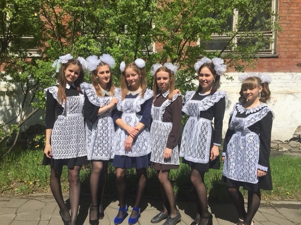 SalamovTim76079's tweet photo. Выпускницы НАШЕГО поколения,1970-х!👍Такие классные.🥰 https://t.co/Zeg8tPU0Ok