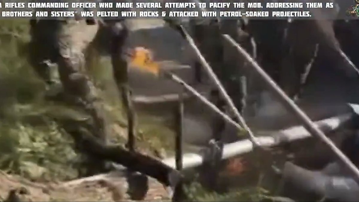 TRIBALLIST1C's tweet photo. Look at the spikes! 😲No wonder in many videos Tangkhul women are seen jabbing at our jawans. Clearly, the length of the bamboo also seems to be a deliberate design choice, allowing them to strike or burn a target from a distance, which raises questions about the intent of use. https://t.co/ouLvka6Nn9