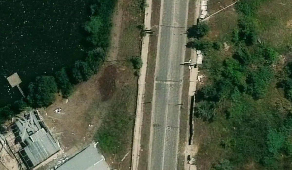 99Dominik_'s tweet photo. A Russian drone dropped grenades on a person in Kherson.

46.619668, 32.591651
Kherson, Kherson Oblast, Ukraine
@GeoConfirmed @UAControlMap @Cen4infoRes @AndrewPerpetua https://t.co/FaaMgBNs74