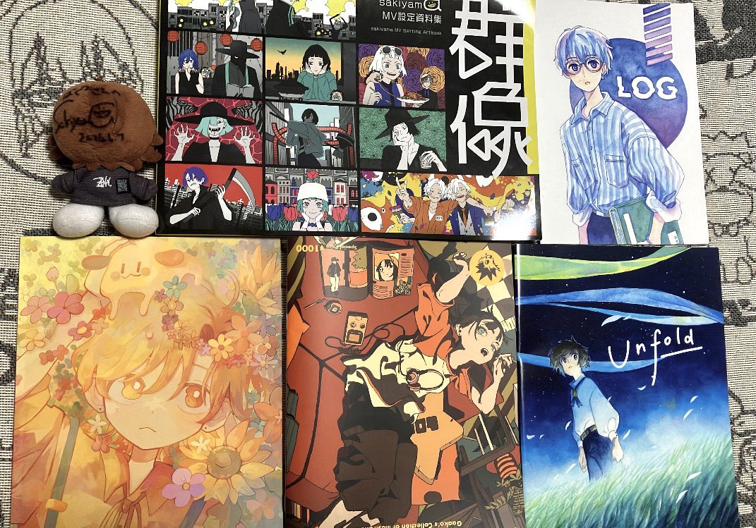 bug2_89's tweet photo. ｺﾐﾁｰの戦利品+頂いたもの🧠🙇‍♀️
設営後の少しの時間と15:00過ぎくらいの少しの時間しか離席してなくてほんとはもっと回りたいところいっぱいあったのだいぶ無念☠️🪦
差し入れ爆爆すぎるし自分がまだ食べたことないチョコミントのお菓子あって高鳴りが止まらん❣️
来てくれた人全員に特大の好を‼️🍨💚 https://t.co/3H4Xwe4kl0