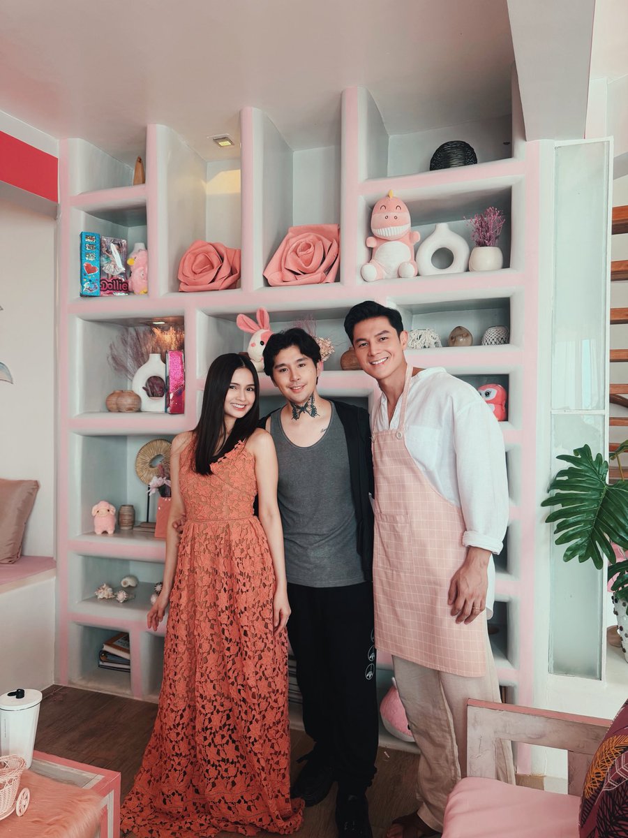 FifthSolomon's tweet photo. Monthsary Surprise ni Dong VERSUS Monthsary Surprise ni Wife. My Husband is a Mafia Boss Episode 9 now streaming sa @vivaoneph #MHIAMB #MHIAMBMonthsary https://t.co/jlrot5joGV
