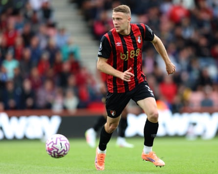 TAC_MatrlX's tweet photo. Why are we not pursuing Adrien Truffert?
Guy is an absolute machine and won't cost an absurd amount.

As left backs go, I would prefer the priority as follow :
1. Adrien Truffert 35-40mil
2. Lewis Hall 60mil
3. Marc Cucurella 40-45mil https://t.co/m5vS5L5FLl