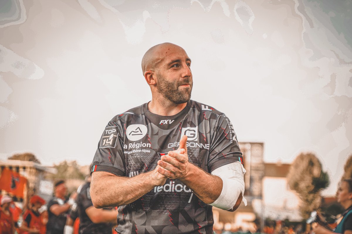 OyonnaxRugby's tweet photo. ๐๐ ๐๐๐ ๐๐๐๐ก๐๐๐ ๐ก๐๐ข๐ก๐ ๐๐๐๐ก๐๐๐ข๐๐๐ฬ๐๐ au moment de dire au-revoir ร trois joueurs et les remercier, Justin, Manuel et Adrien. Les deux premiers sont formรฉs au club, le troisiรจme est devenu Centurion. Ils laisseront une trace indรฉlรฉbile ๐ดโซ๏ธ #oyomen https://t.co/xjktcLexQl