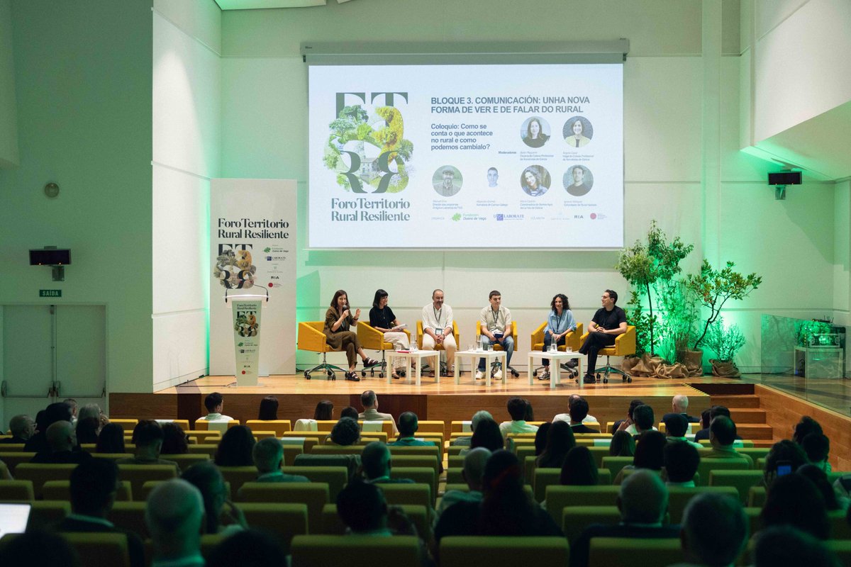 fjuanadevega's tweet photo. #ForoTerritorioRuralResiliente | Outra forma de falar do rural
O Foro dedicou un bloque á comunicación e ao papel que pode desempeñar na transformación da mirada sobre o rural.
Coa moderación de @belen_regueira e @angelaefecasal de @xornalistas, participaron no coloquio ➕⤵️ https://t.co/gIOpAPPscp