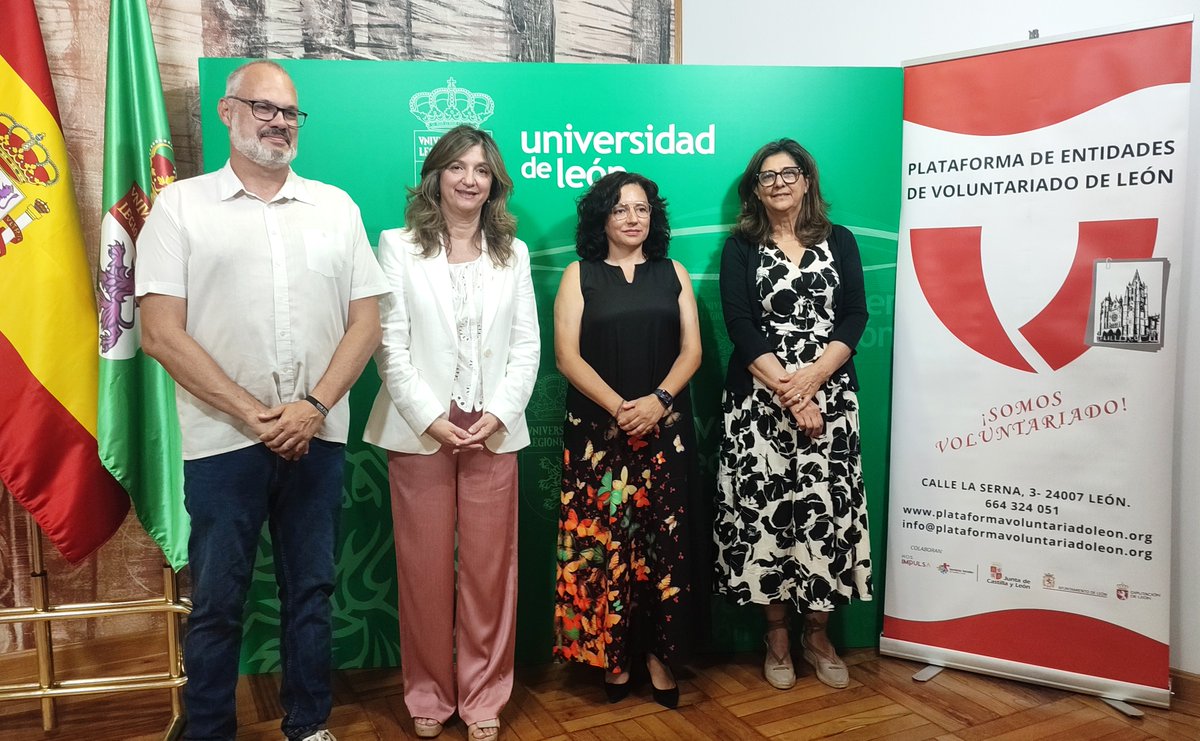 unileon's tweet photo. 🤝 La Universidad de León y la @PVoluntariadoLe  firman un convenio para promover la formación, la sensibilización y la participación en torno al voluntariado.

Una alianza que refuerza el compromiso de la #ULE con una sociedad más solidaria, participativa y comprometida. 💙 https://t.co/bT3HSmSOHO