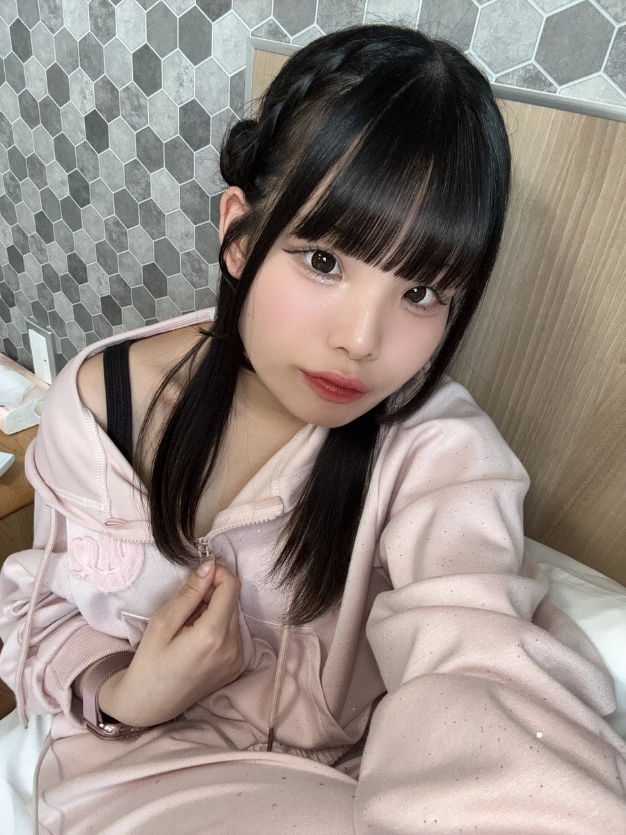 carolinechanv's tweet photo. ただいま🏠 https://t.co/zk4ANGzhq9
