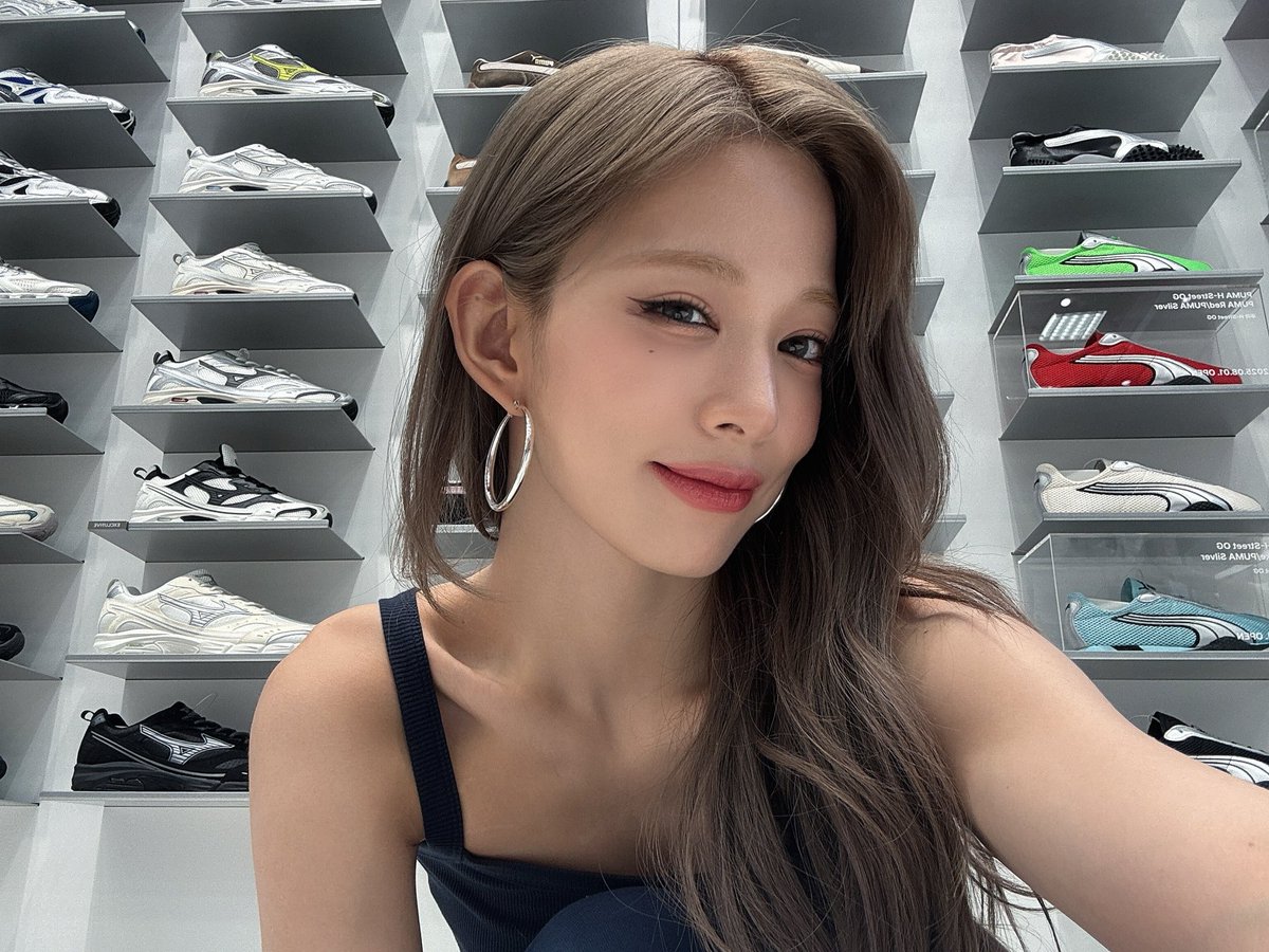 chaeng_1ng's tweet photo. 염색 채영이 진짜 너무 좋아...❤️‍🔥 https://t.co/opDlswlv49