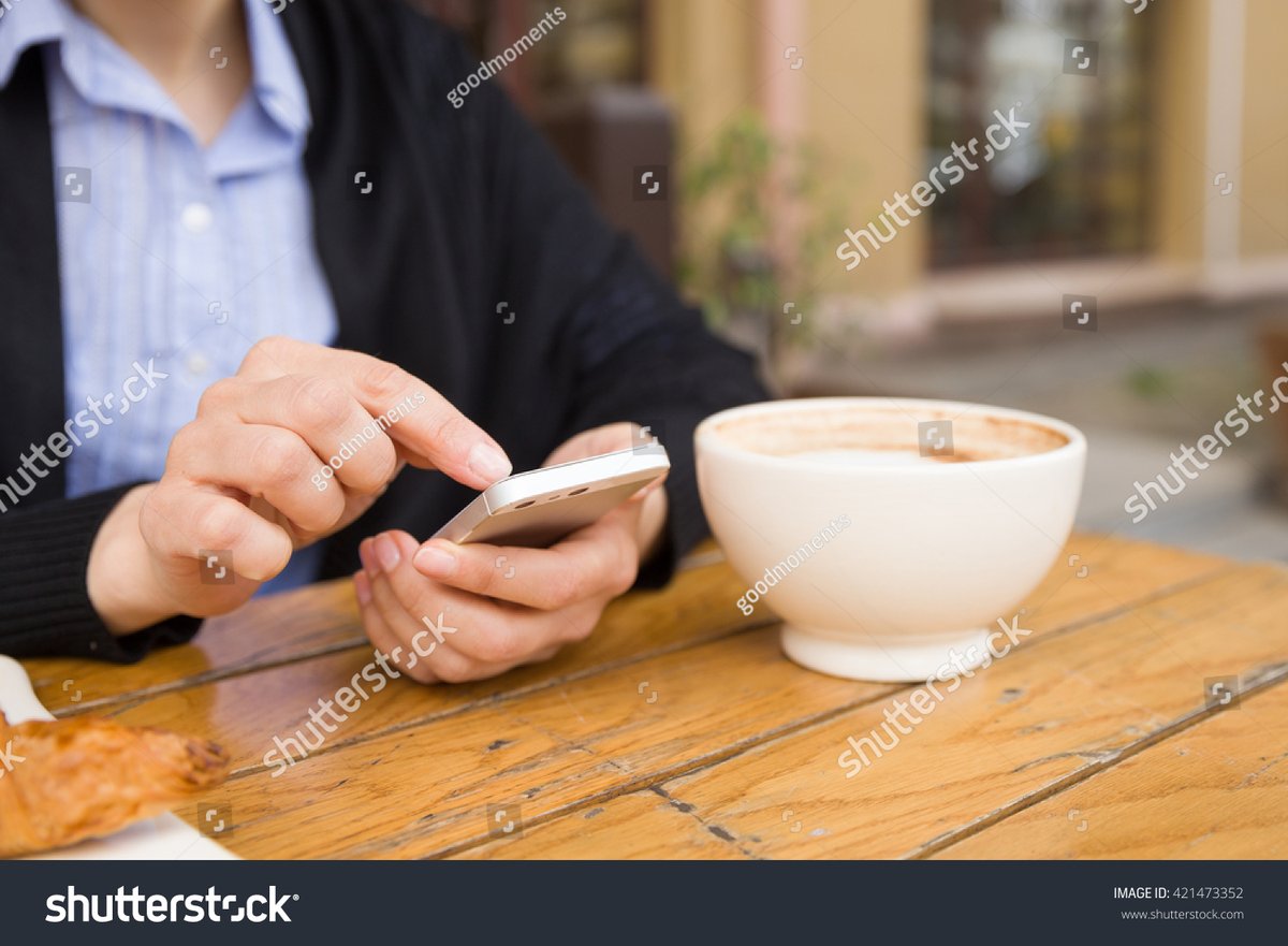 Solotuyomsj's tweet photo. [Just survived this morning’s meeting, time for a 5-minute coffee recharge and some quiet vibes before the next task ]， https://t.co/plY8qEoPMs