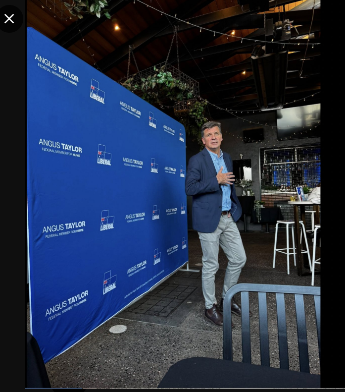 JJKALE2's tweet photo. Remember the time when Angus Taylor called a press conference and not a single journalist showed up?

After babling on about nothing he looked into the empty room and asked if there was any questions. 

It just happened again!

Well done Angus! https://t.co/KynI3Y18FQ