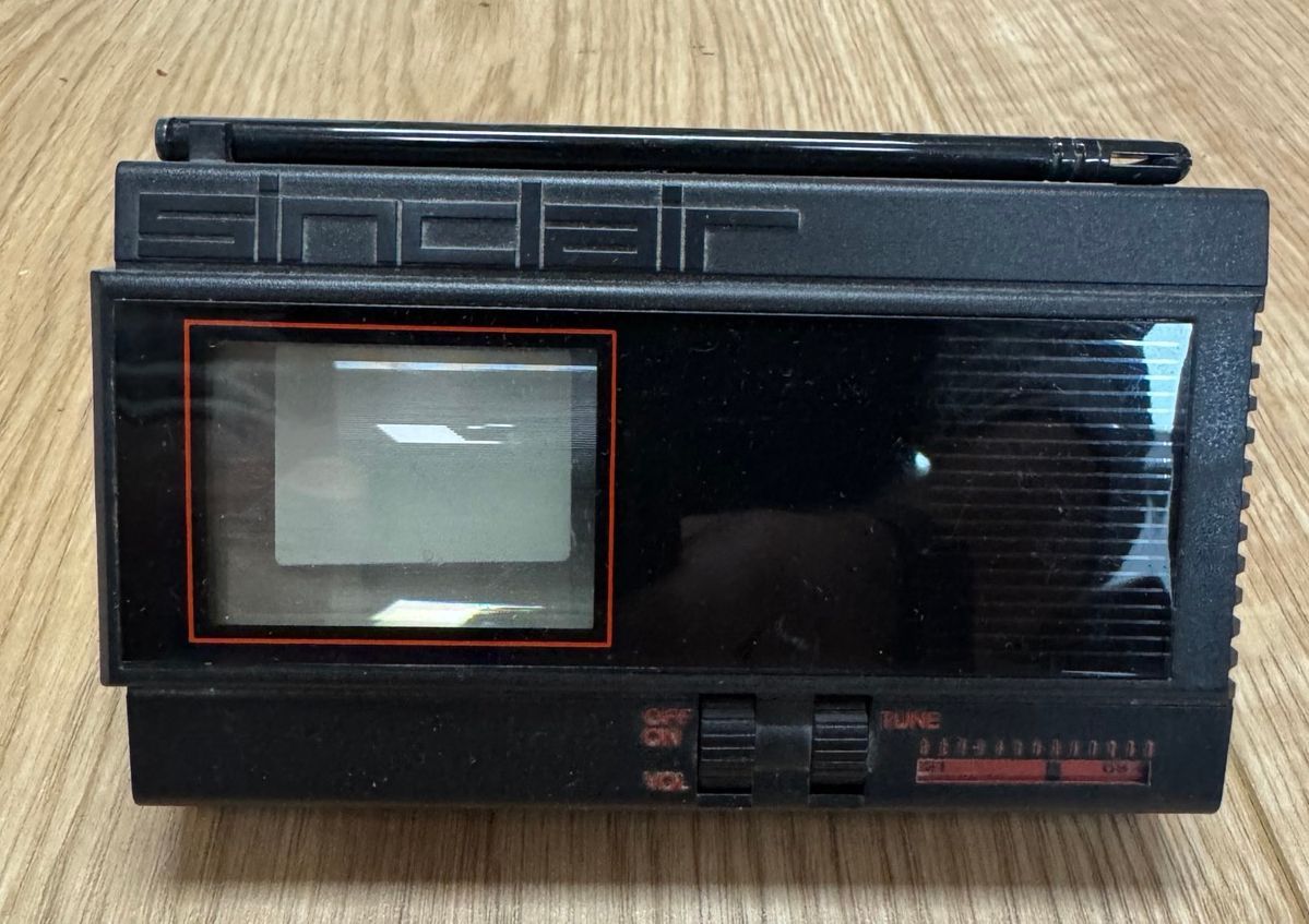 athousandproj's tweet photo. Another addition to my collection. No idea if it works yet- well, there is no analog  TV in the UK anymore, as far as I know. Might add a composite input. There is no battery with this one either. https://t.co/ClE45FIXER