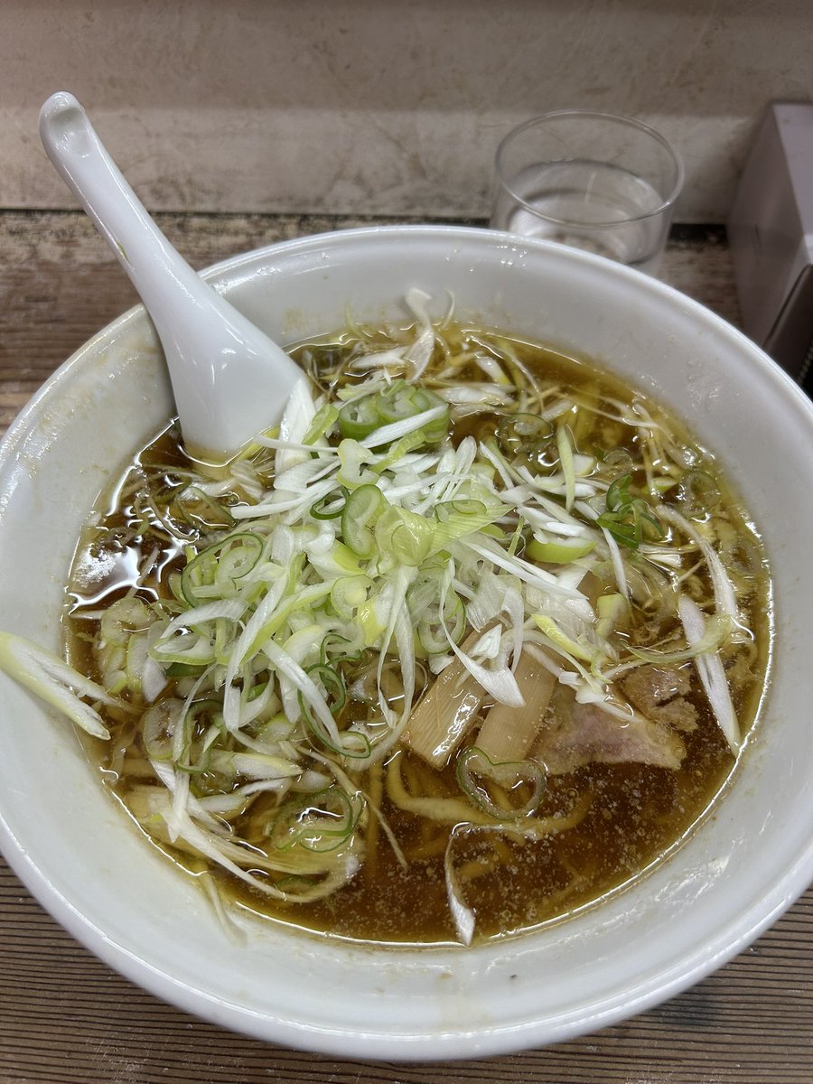 atsuprio's tweet photo. 栃木県那須塩原市上厚崎
手打 焔さん

ネギラーメン(辣油抜き)

なんだか…
どうしてもデフォも諦めきれずに食べたくてブーメラン🪃訪問😅

大満足🈵でごちそうさまでした♬😋 https://t.co/eDbsQ5dxfp