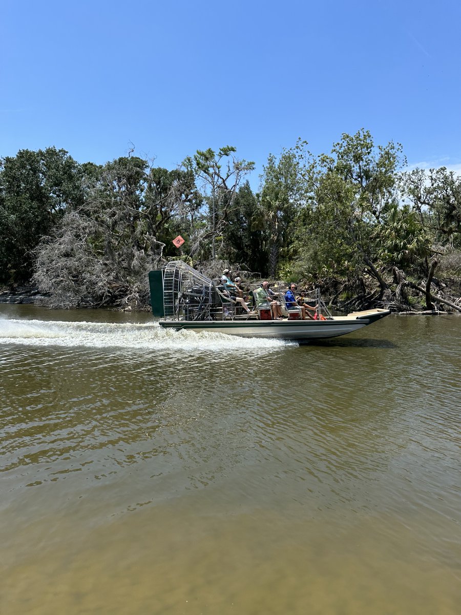 UpRvrAdventures's tweet photo. Give the Grad in your life the gift of adventure!🚤💨 Join us for an unforgettable tour- soar across the river on a thrilling airboat ride, then kick back and fish in the stunning Peace River!🎣 

Celebrate life's milestones with UpRiver Adventures! 
➡️ https://t.co/NhDskA3eAD https://t.co/ud75EnWSbh