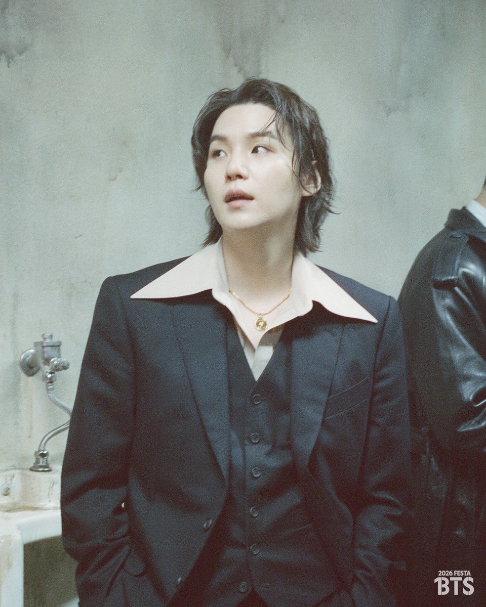 pm5_twt's tweet photo. BTS 13 Side Film #SUGA https://t.co/eQwUNR3Zr7