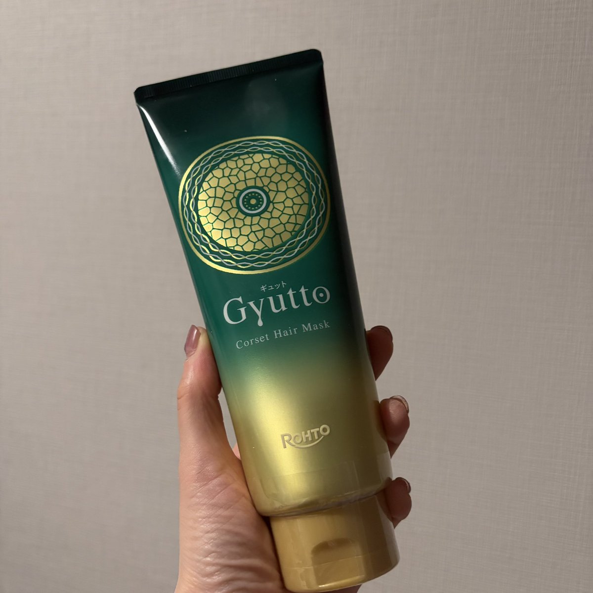 anu_room's tweet photo. 🌟Gyutto コルセットヘアマスク

これからの時期髪のうねりや広がりが気になる方におすすめなヘアマスク✨

こっくりしたテクスチャーで、乾かすときのドライヤー熱でよりまとまりやすくなります◎

@eyecare_cp https://t.co/HdCwlhD97L