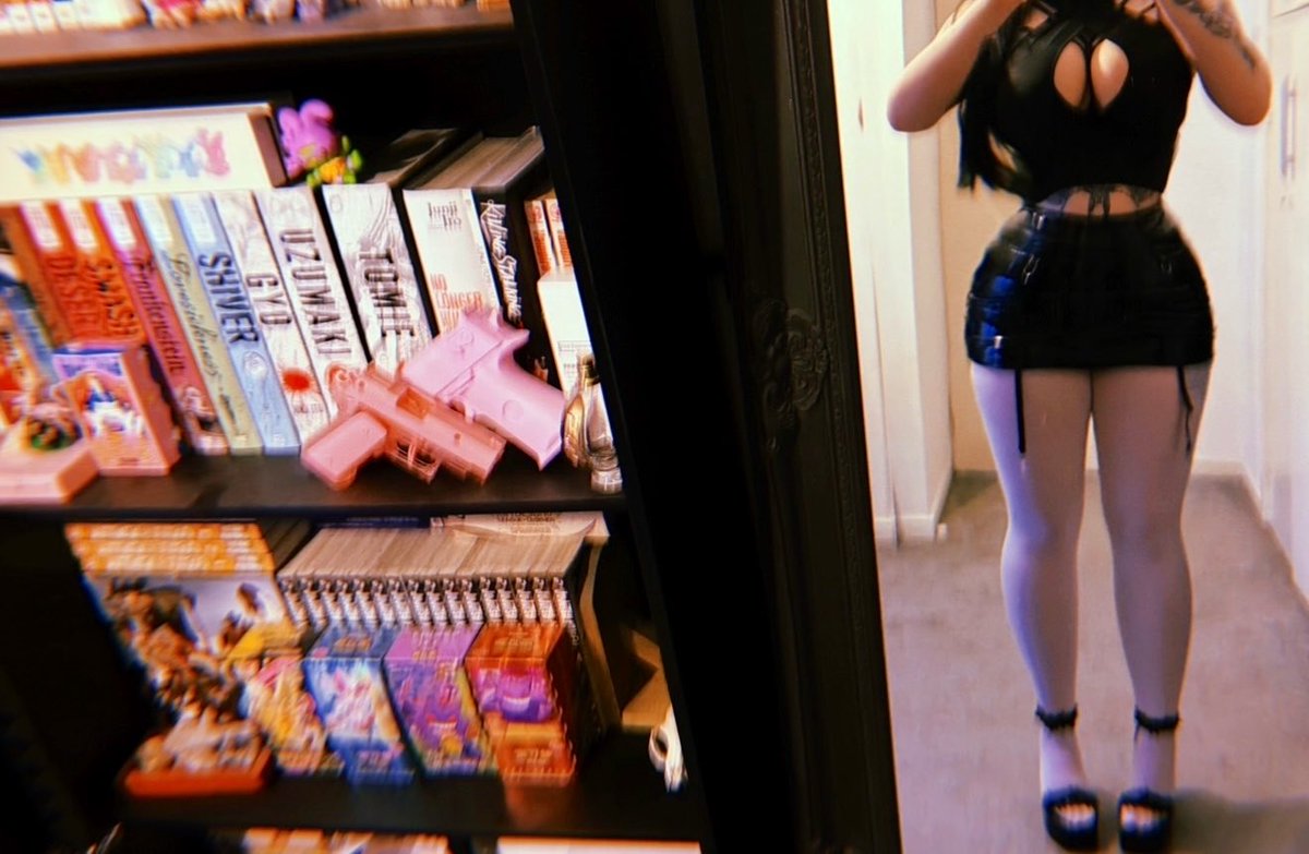 meowsypurrs's tweet photo. ~do you fw girls with nerdy interests?👾 https://t.co/vLlXcks1SR