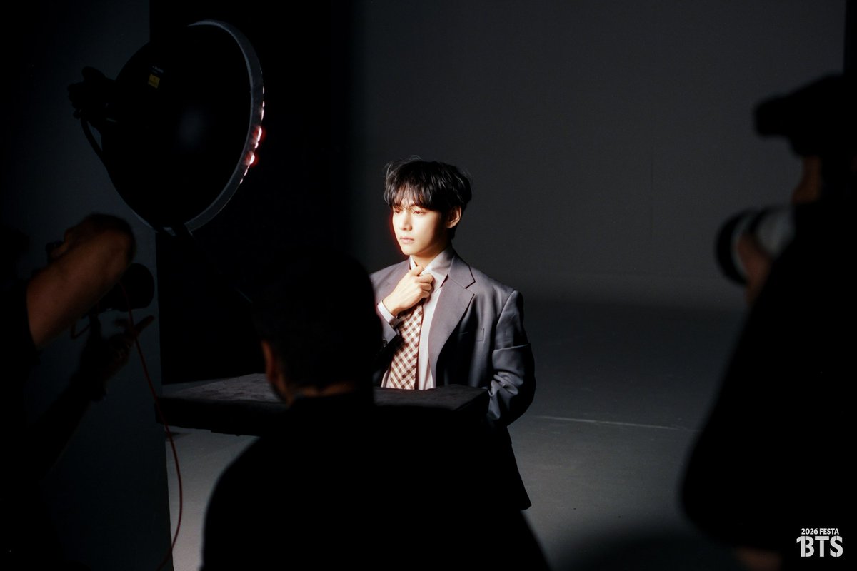 ktaehbrasil's tweet photo. Taehyung para BTS 13 Side Film https://t.co/vkv2Q88gJu