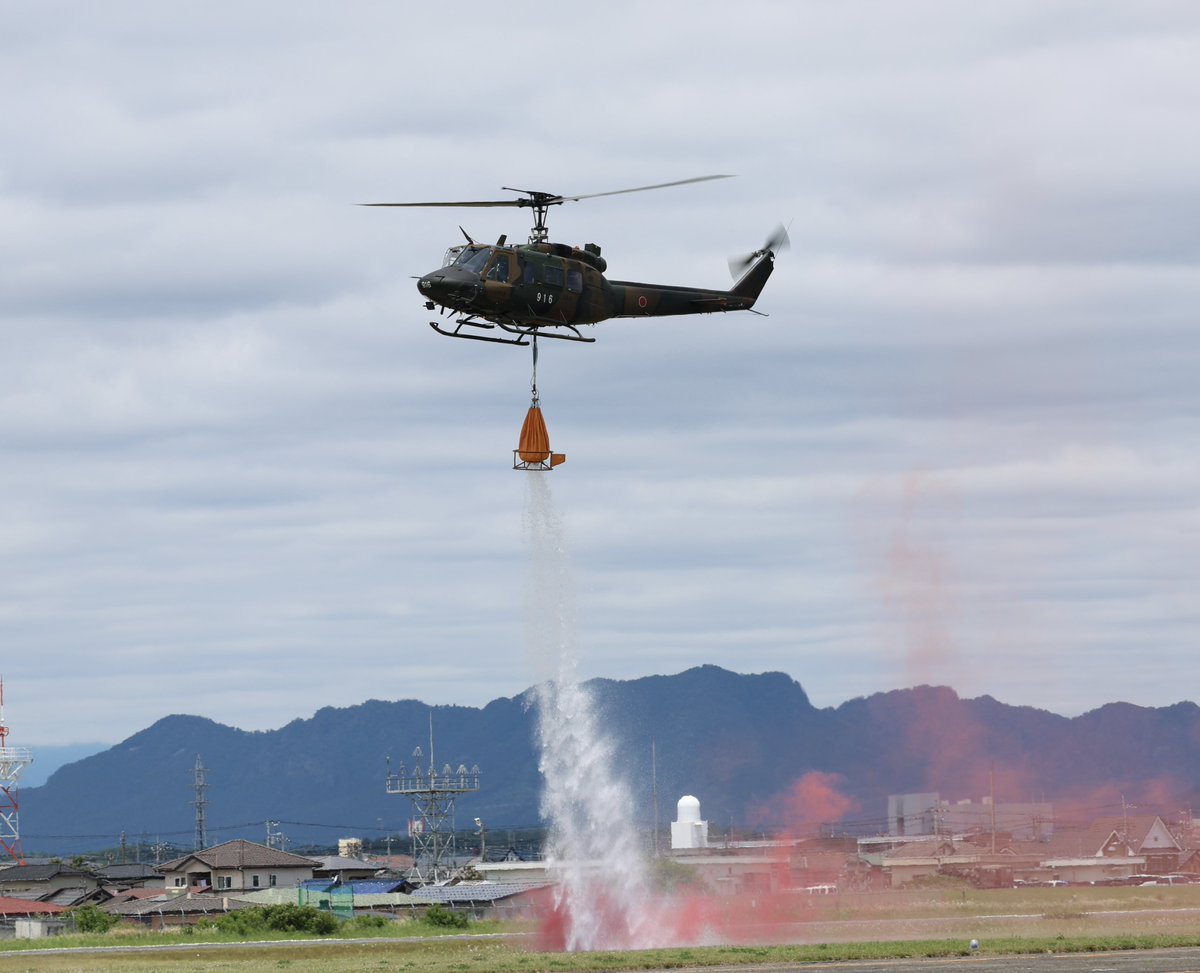 tob7878's tweet photo. 北宇都宮駐屯地開設53周年航空祭🚁
UH-2に交代が進んでいるUH-1Jいぶし銀の格好良さが光ります❗️🫡
#北宇都宮駐屯地 https://t.co/wVR4aAiymr