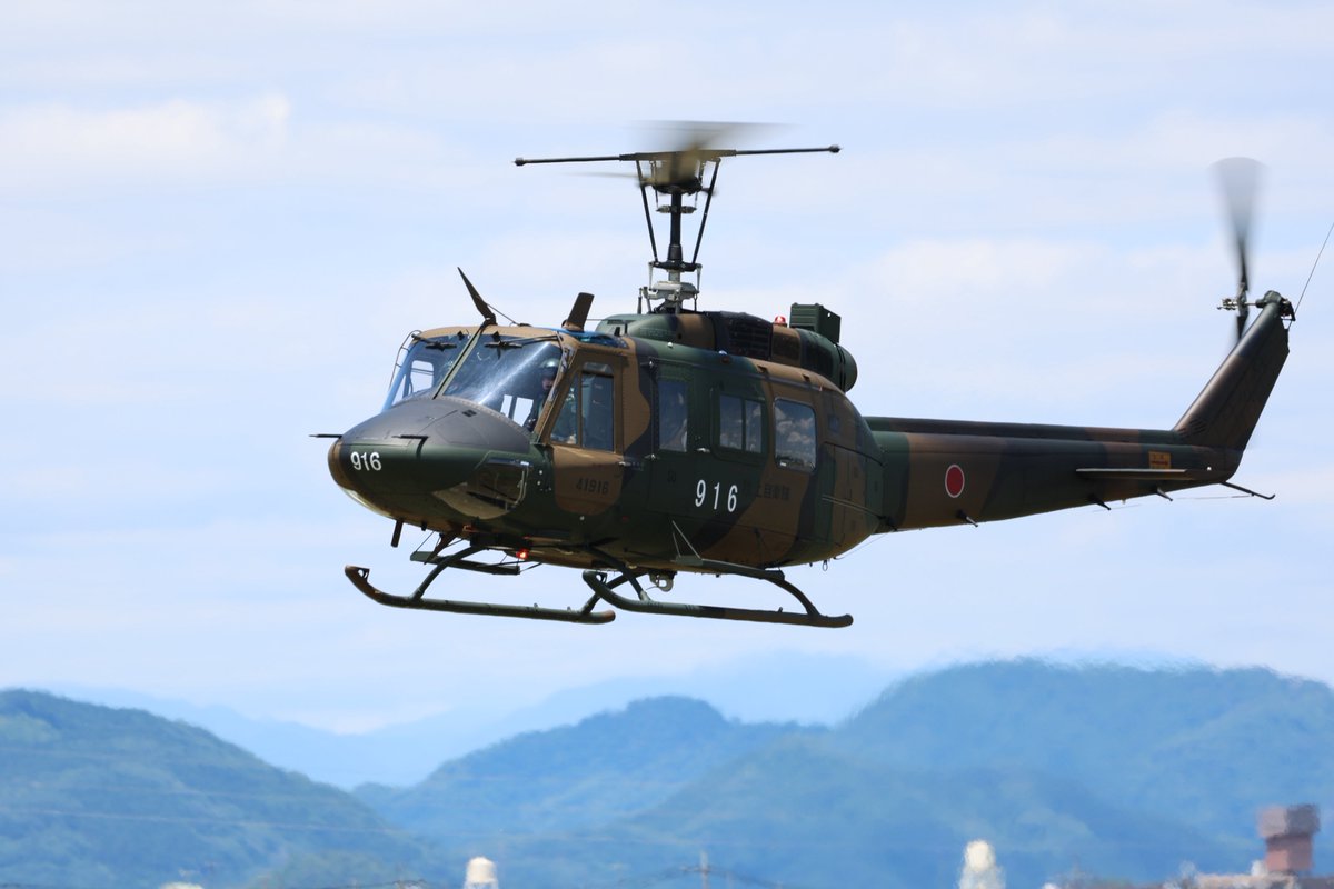 tob7878's tweet photo. 北宇都宮駐屯地開設53周年航空祭🚁
UH-2に交代が進んでいるUH-1Jいぶし銀の格好良さが光ります❗️🫡
#北宇都宮駐屯地 https://t.co/wVR4aAiymr