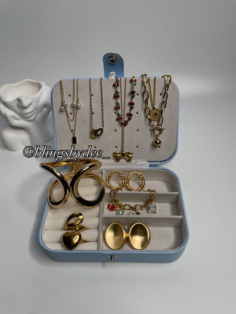 Dee_Bebegirl's tweet photo. Jewelry as a Service (JaaS) 😍🔥

perfect gift for a jewelry lover, coz jewelry are sentimental gift ideas 

🏷️N60,000-167,500 https://t.co/SotpbB60QD
