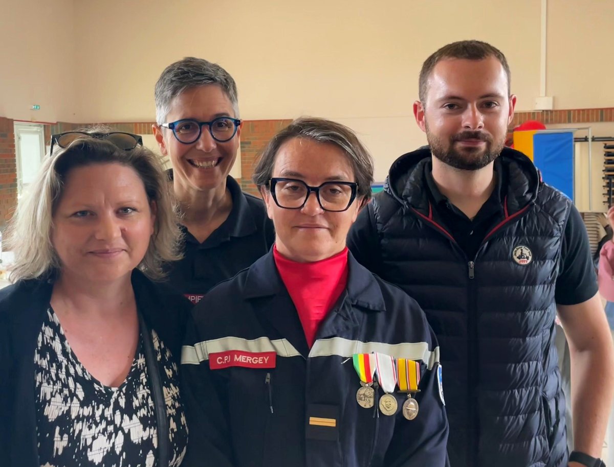 SDIS_10's tweet photo. Ce samedi, l'adjudante et collègue Catherine Ermini a pris le commandement du CPI de Mergey. Sapeur-pompier volontaire depuis 2008, elle s'investit également au sein de l'@udsp10 et du SDIS de l'Aube.
Une nomination qui récompense un engagement sans faille au service des autres https://t.co/TmsPoOuLIh