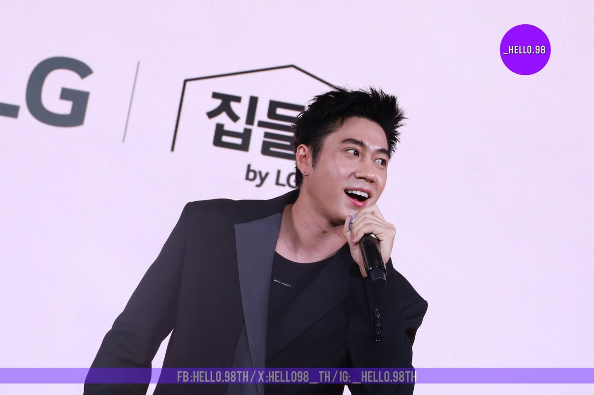Hello98_th's tweet photo. “แจม รชตะ“ 🫶🏻🎸ร่วมแบ่งปัน ไลฟ์สไตล์ ชีวิตในบ้าน 😘 ในงาน 집들이 by LG ทุกก้าวของการใช้ชีวิตในบ้าน เริ่มต้นกับแอลจี

JAM X LGTH
#집들이byLG
#แจมรชตะ 
#JamRachata https://t.co/9f5bL8agDZ