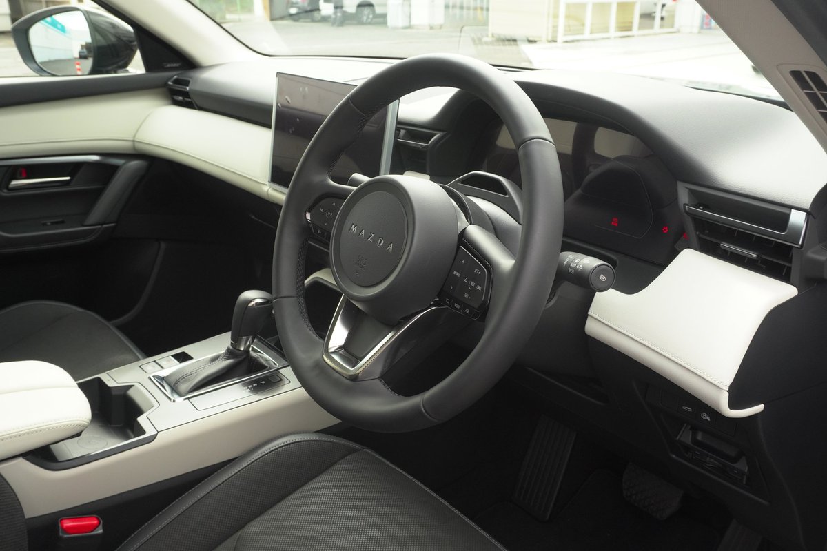 ただいまです☕ 今日はディーラーで新型CX-5の試乗へ🚗 2.5Lのエンジン