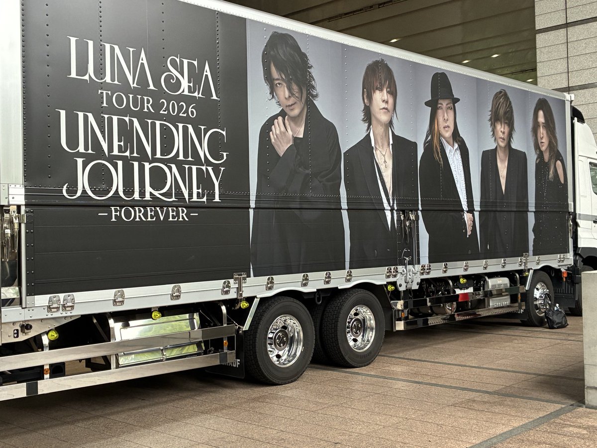 DLCcat1's tweet photo. 大阪公演最高でした✨ https://t.co/zOuzuPkALs