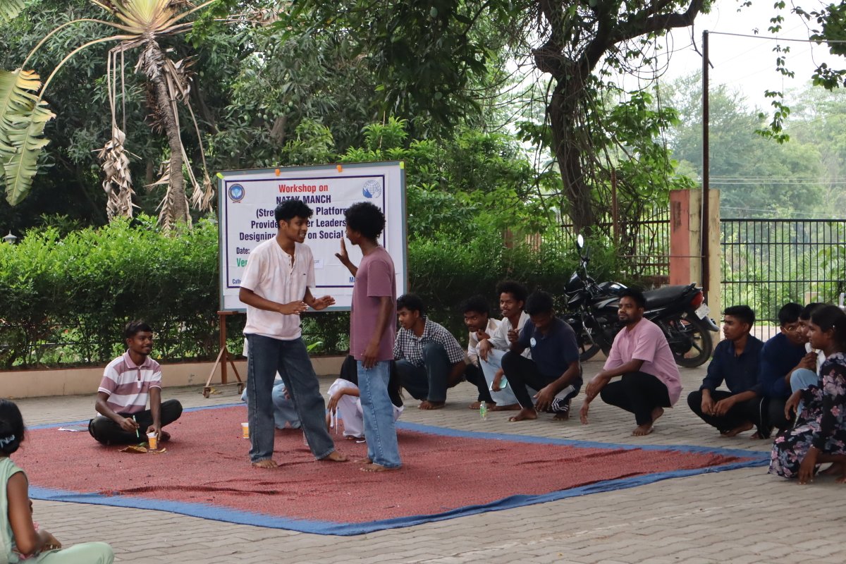 samekit_k's tweet photo. 🎭 Empowering young leaders through the power of theatre!
Under the #PRERNAProject, 60 adolescent peer leaders participated Through role plays, teamwork, and creative expression, they strengthened leadership, communication, and life skills.
#YouthLeadership #AdolescentEmpower https://t.co/L5ZR8CRTLR