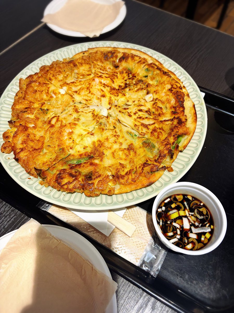 Ire_Ayk's tweet photo. カメラ向けられるの気づいたらニヤつくか変顔しかしねぇ暴食女。
トーキョー研修楽しかった〜また来月〜。 https://t.co/z8sXXgKtWc