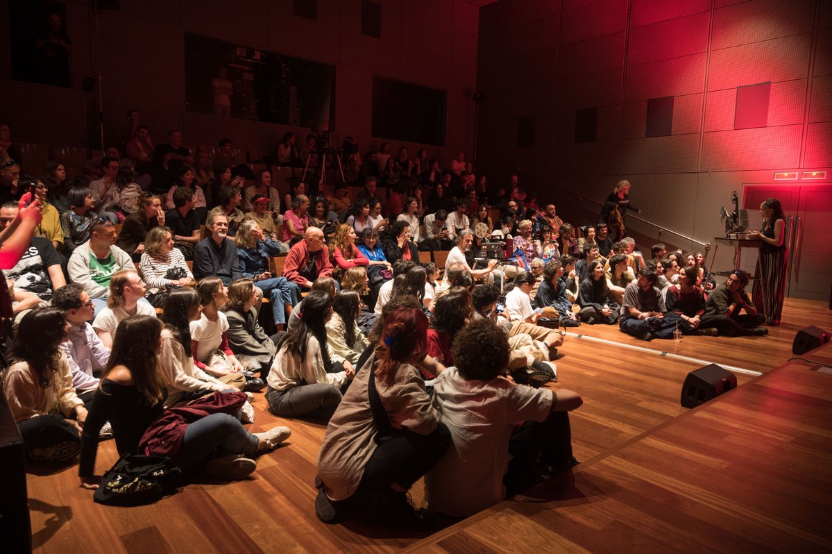 s8cinema's tweet photo. Baixamos o telón dunha nova edición do #s8cinema2026 ❤️‍🔥 Grazas ao público, ás institucións e entidades que fan posible o festival, ao equipo que o sostén desde dentro e a todas as persoas que seguides crendo no cinema como un lugar de encontro 🎞️

Vémonos na próxima órbita ✨ https://t.co/mLbpuMmBTC