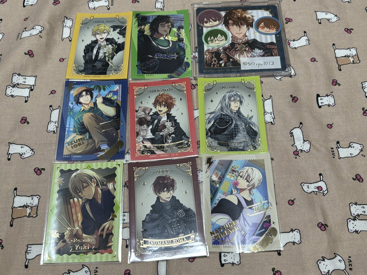 519ryu1012's tweet photo. アイナナ キラステ 交換 譲渡

譲→R 大和,ナギ、N 一織,陸,千,トウマ,巳波

求→龍之介(ドラコレ2,10th種村先生絵,記念日2024)または定価＋送料

初回ツイフィ必読

Rは同種,同絵柄交換のみ、大和は迷っているためナギと合わせて交換可能な方のみ

Nは求め3種でしたら異種絵柄交換可 https://t.co/T87E0VIwNy