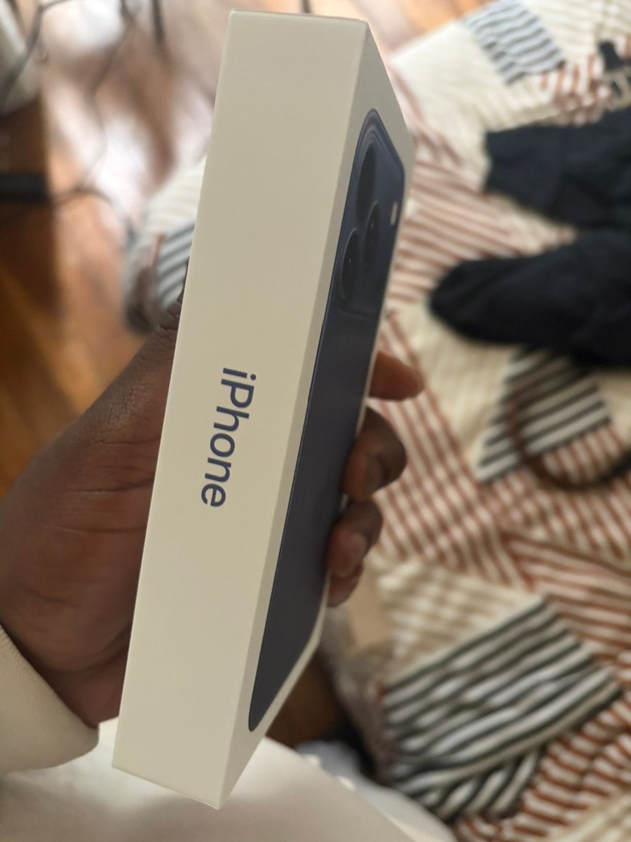 fdarling69's tweet photo. iPhone 17 pro scellé
256Go 
Sim physique 
Prix : 680k https://t.co/o2mBldeete