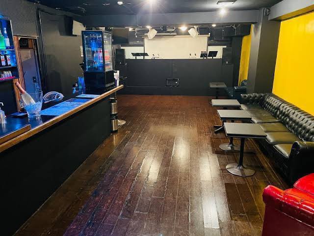 MatchingDJs's tweet photo. 💿レンタルブース情報💿
新宿azito @azito_sinjuku 

🏠レンタル可能日:
イベントの入っていない日程
⏰3時間¥5000、5時間¥7500
👥人数は何人でも料金変わりません。
ドリンク1杯¥500
お問い合わせは下記までお願いいたします↓
https://t.co/fH1yMvy4p3

詳細は画像をご確認ください！
#DJブース紹介 https://t.co/by9T2PN3RN