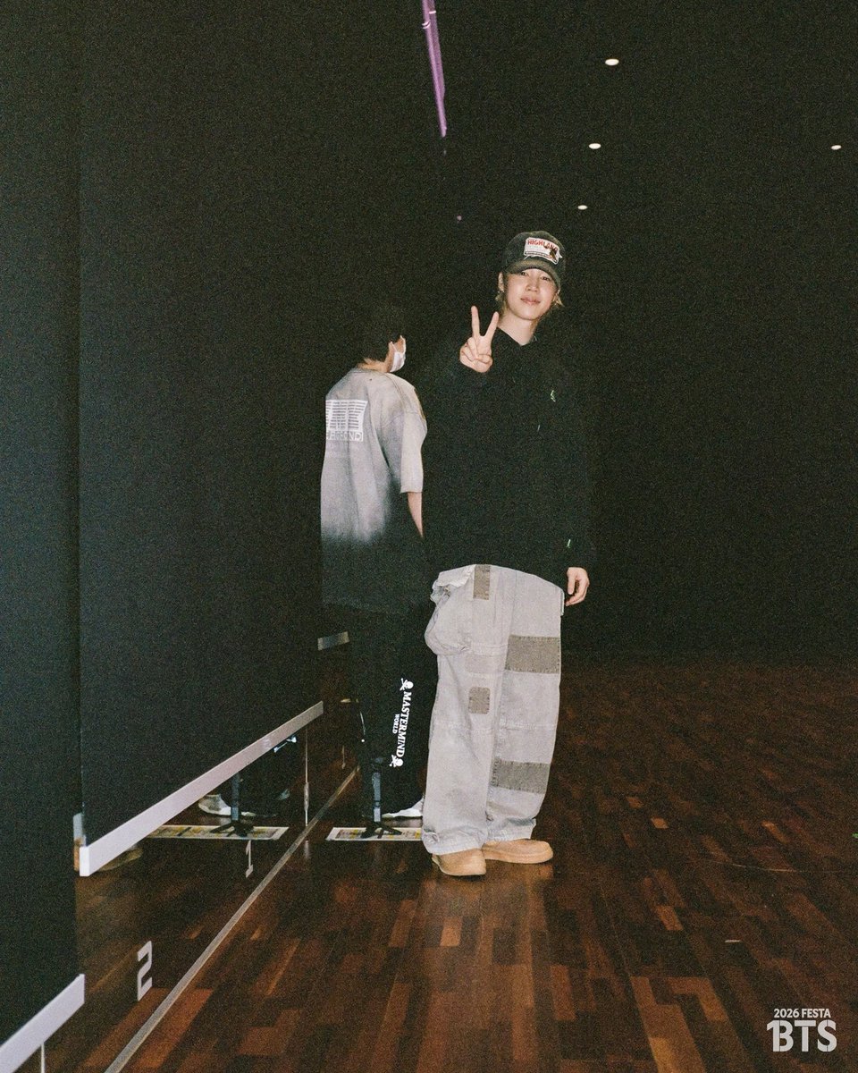 JAMJAMPICS's tweet photo. THE BOYFRIEND LOOK https://t.co/FbiSak4IIM