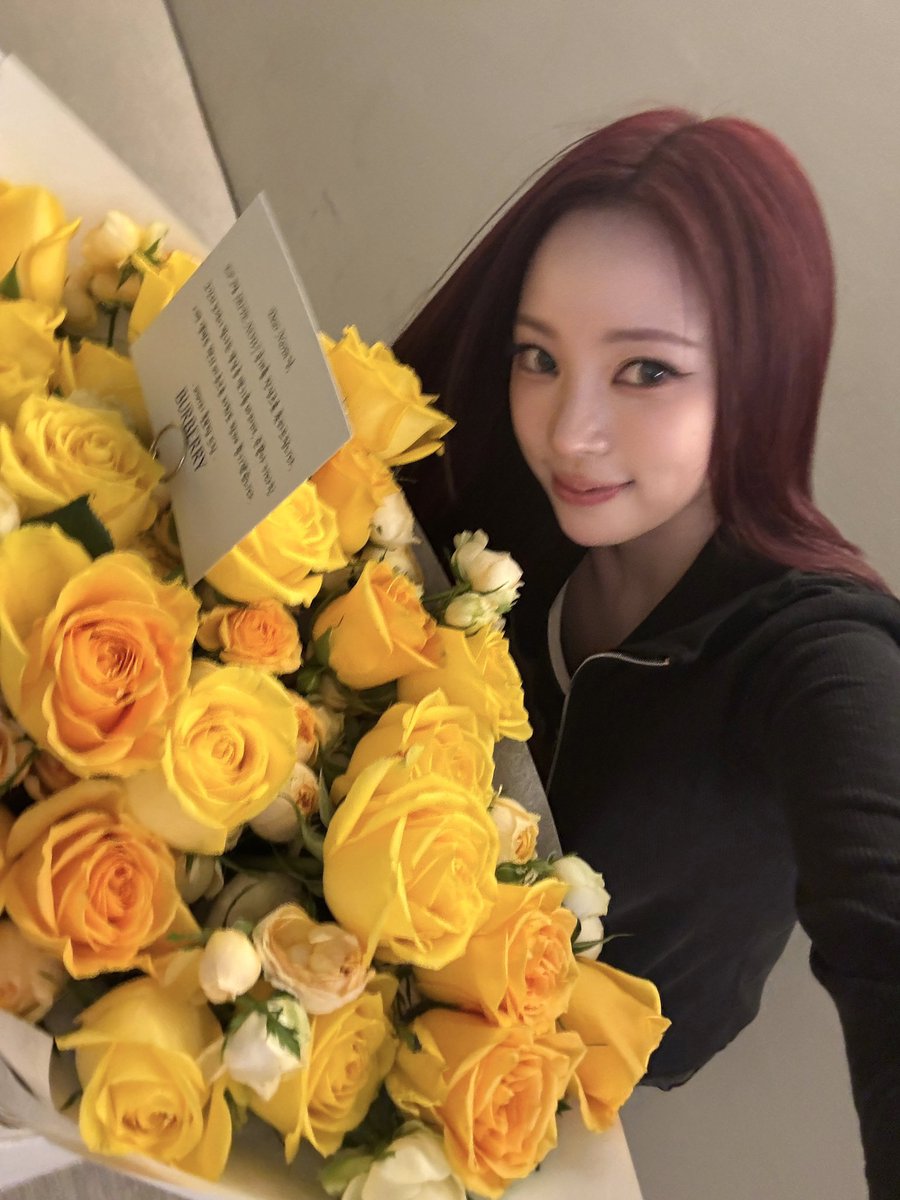 bluekitty___'s tweet photo. NARIN🌼💛
#MEOVV #미야오 #NARIN #나린 #린짱 #ナリン https://t.co/gPKdhMoMqU