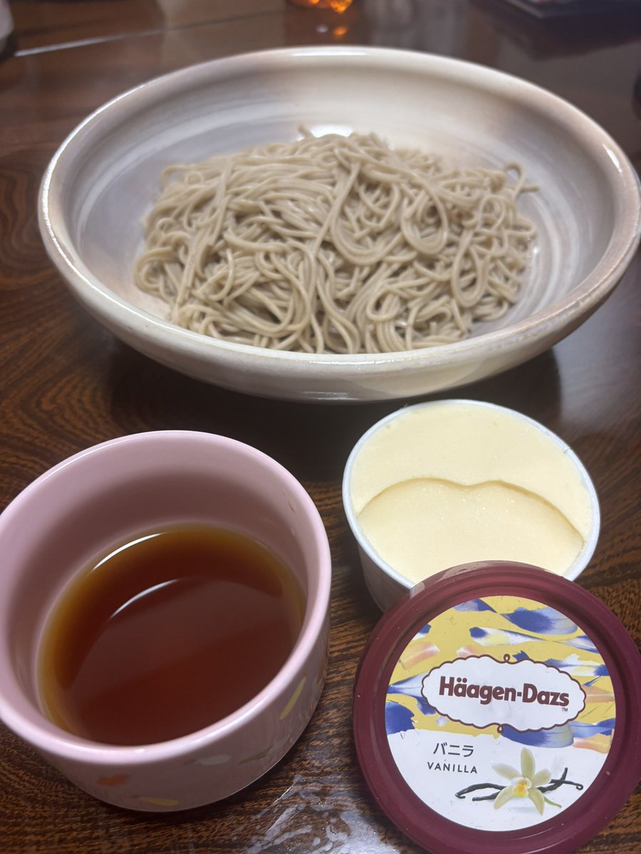 _koedamep's tweet photo. 今日は私にとって今期順位戦の開幕局が20時から「まえかくさん」とやります。今日のダッツは「バニラ」。9期以来の対局、新しいプラットフォームなんで二歩に怯えながらも頑張ります。#対局ダッツ #指す将順位戦11th #みんなでつくろう指す将順位戦 https://t.co/z8YdlGvD0l