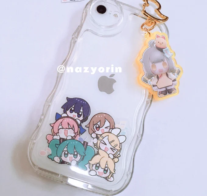 スマホにむぎゅっと詰め込まれてるボカロたちのステッカー作った