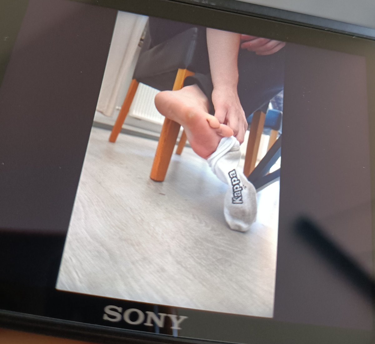 Milo_loves_cash's tweet photo. My dirty feet + your tongue👅 
I'll be your master, you'll be my slave 

#findom #cashslave #feetdom #feetfetısh #master #gay #paypig https://t.co/YHwrwOlHCj