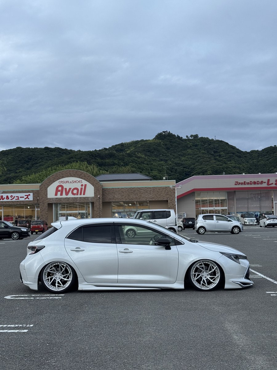 ry___cs6's tweet photo. 車高調だけでバネも吊るし
まだねじ山余地あるんだから恐ろしい
普通に走れて全切りも可
しかも壊れん！最高です

F 10k R 7k https://t.co/AtHtSVAWju