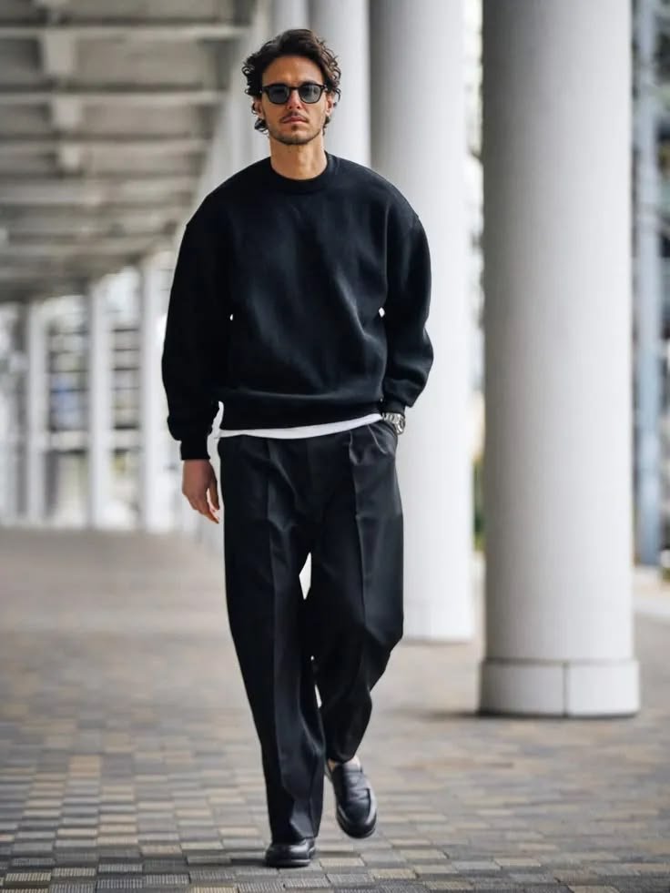 styling_tinder's tweet photo. UNIQLO スマートアンクルパンツが最強

裾に向かって細くなるシルエットで脚のラインが綺麗に出る
さらに足首が見える丈感だから、自然と縦長効果が生まれる

✅ 細く見えるテーパード
✅ バランスよく盛れる丈感
✅ どんなトップスとも相性◎

俺の中で最強クラスの1本 https://t.co/GCZyFR7c3u